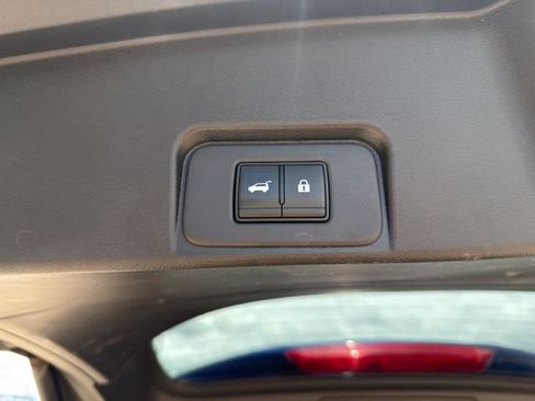 Used 2024 Nissan Rogue SV AWD/4WD image 16