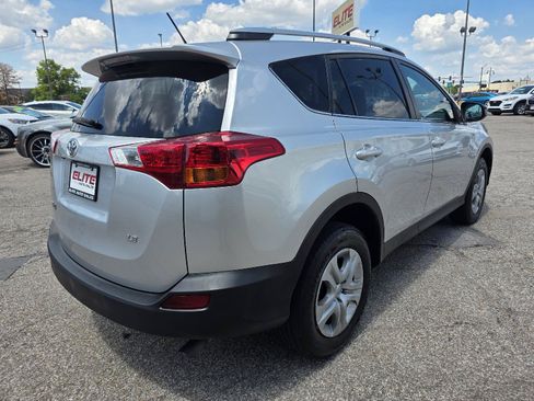 Used 2013 Toyota RAV4 LE FWD image 5
