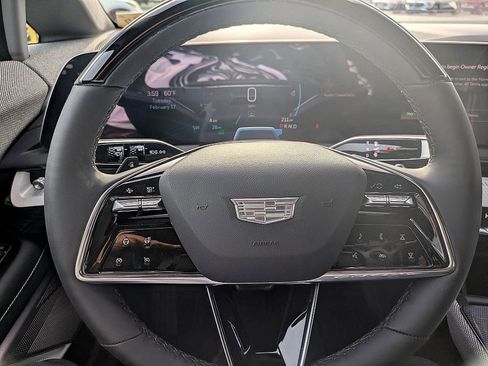 New 2025 Cadillac Optiq Luxury 2 AWD/4WD image 18