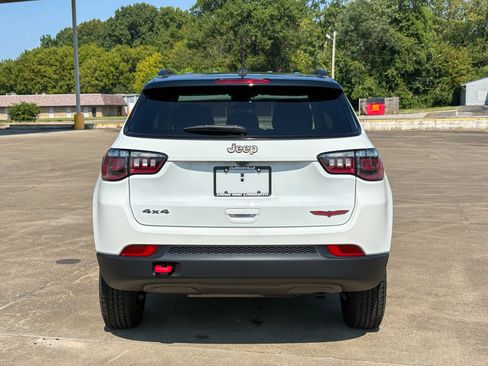 Used 2022 Jeep Compass Trailhawk AWD/4WD image 10