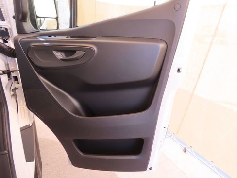 Used 2025 Mercedes-Benz Sprinter 2500 image 26