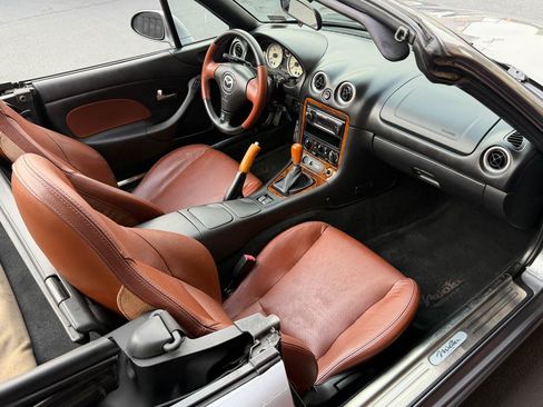 Used 2002 MAZDA MX-5 Miata SE RWD image 26