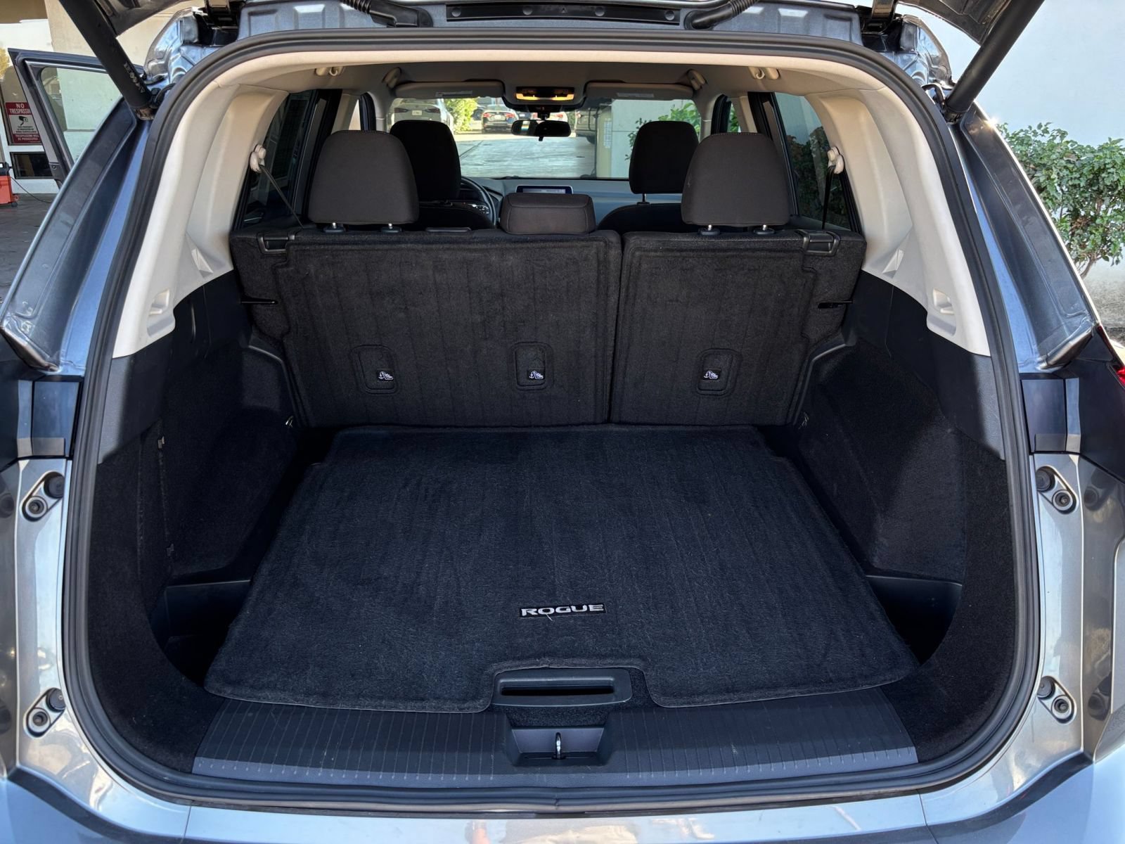 Used 2025 Nissan Rogue SV AWD/4WD image 32