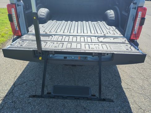 New 2025 Ford F350 XLT w/ Black Appearance Package image 9