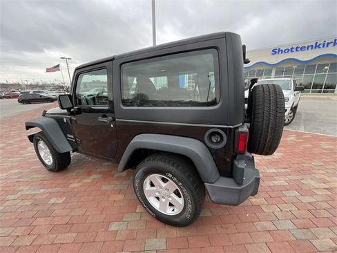Used 2018 Jeep Wrangler Sport image 9