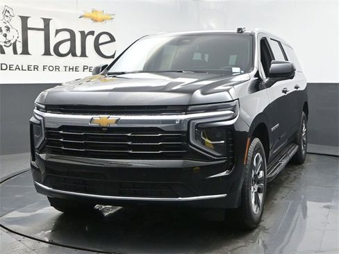 New 2025 Chevrolet Suburban LS image 7