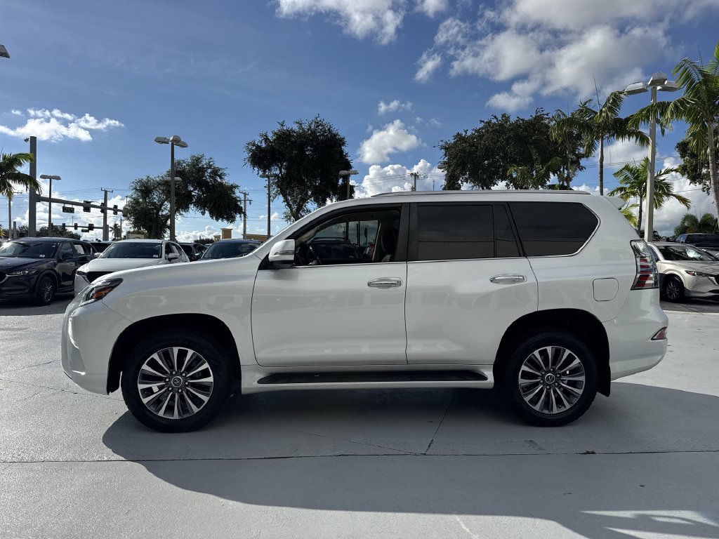 Used 2023 Lexus GX 460 Luxury w/ Accessory Package AWD/4WD image 27