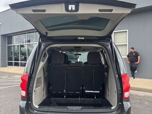 Used 2011 Dodge Grand Caravan Mainstreet w/ PWR Convenience Group image 7