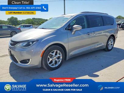 Used 2017 Chrysler Pacifica Touring-L w/ Tire & Wheel Group