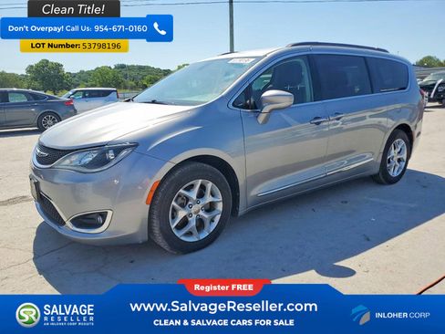 Used 2017 Chrysler Pacifica Touring-L w/ Tire & Wheel Group FWD image 1