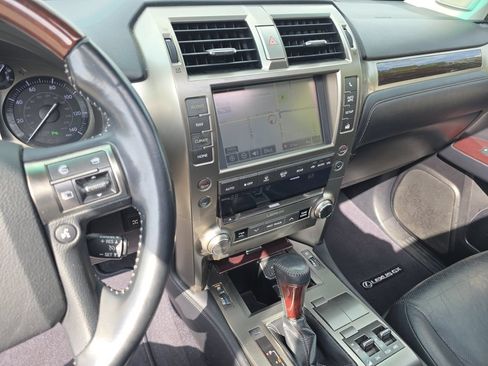 Used 2014 Lexus GX 460 w/ Premium Package AWD/4WD image 21
