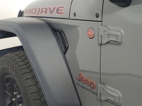 Used 2020 Jeep Gladiator Mojave image 8