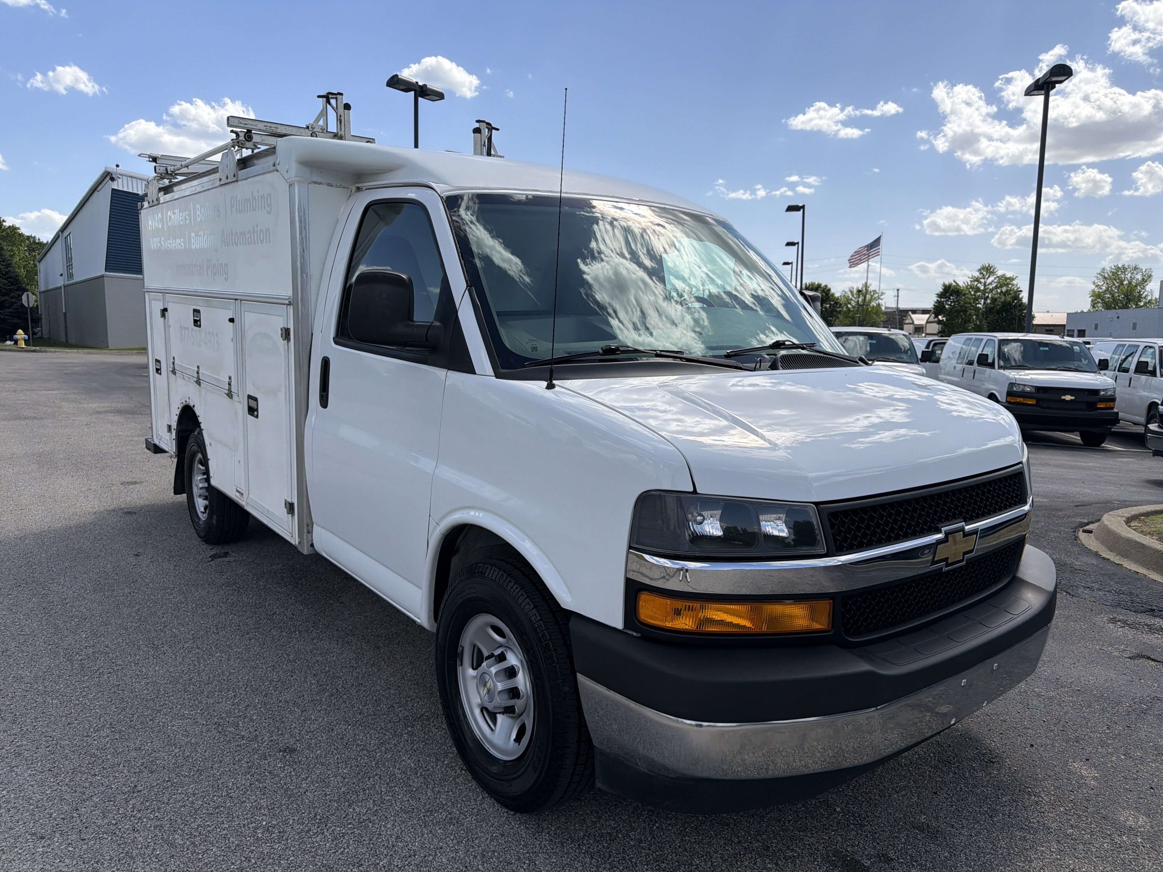 Used 2020 Chevrolet Express 3500 w/ Power Convenience Package RWD image 2