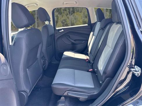 Used 2017 Ford Escape SE w/ Equipment Group 201A AWD/4WD image 10