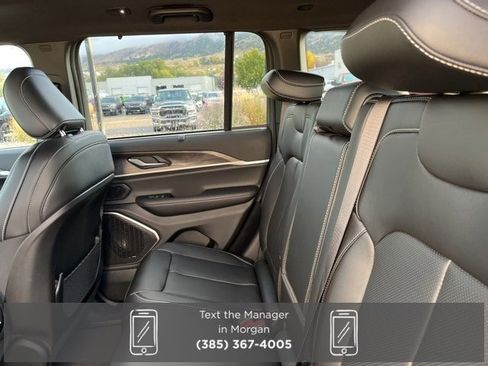 New 2025 Jeep Grand Cherokee Limited w/ Luxury Tech Group II image 17