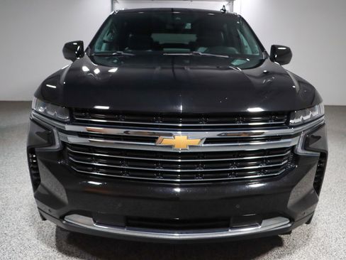 Used 2023 Chevrolet Suburban LT image 4