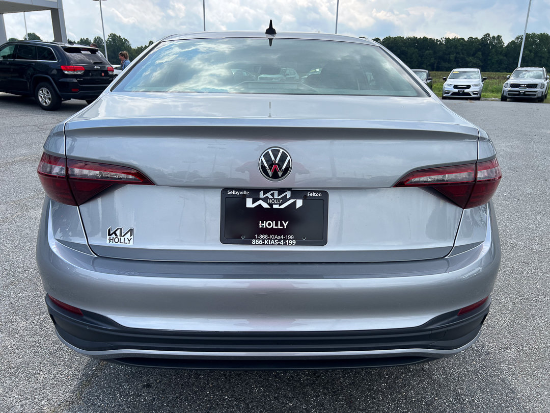 Used 2022 Volkswagen Jetta SE FWD image 4