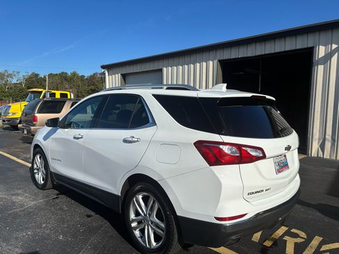 Used 2019 Chevrolet Equinox Premier image 3
