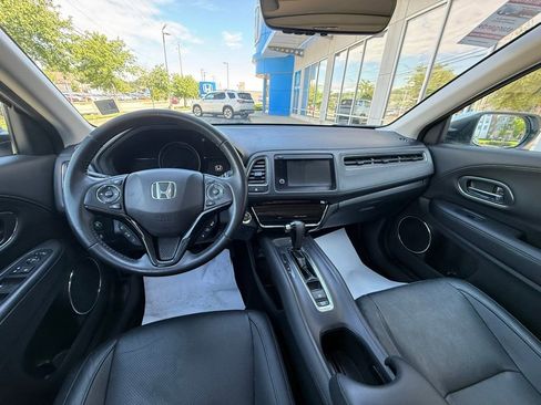 Used 2020 Honda HR-V Touring image 15