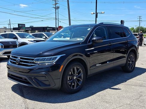 Used 2022 Volkswagen Tiguan SE AWD/4WD image 3