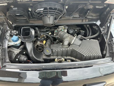 Used 2002 Porsche 911 Carrera RWD image 4