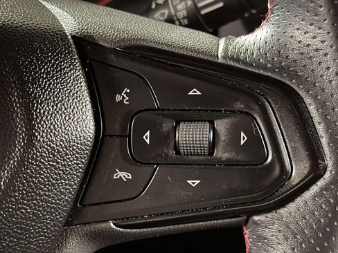 Used 2021 Chevrolet TrailBlazer RS w/ Technology Package image 24