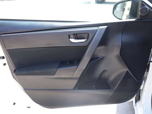 Used 2017 Toyota Corolla LE FWD image 10
