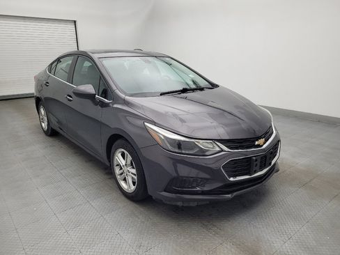 Used 2017 Chevrolet Cruze LT w/ Sun And Sound Package image 13