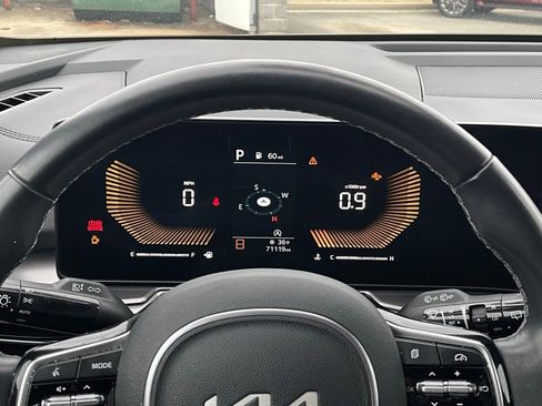 Used 2025 Kia Sorento S image 15