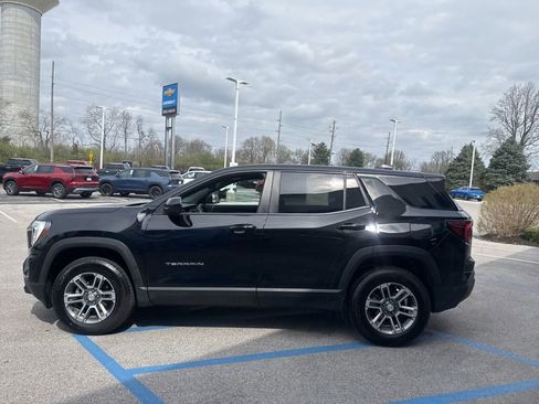 Used 2025 GMC Terrain Elevation image 9