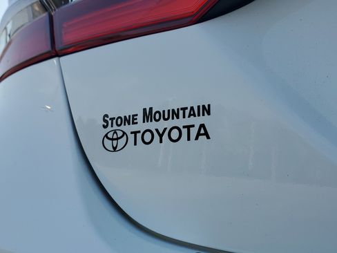 Used 2024 Toyota Camry SE image 8