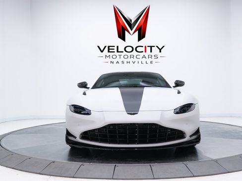Used 2023 Aston Martin V8 Vantage Coupe RWD image 3