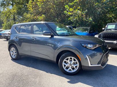 Used 2025 Kia Soul LX w/ LX Technology Package