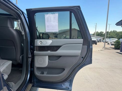 Used 2019 Lincoln Navigator Reserve AWD/4WD image 43