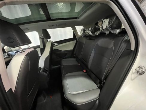 New 2026 Volkswagen Taos SE AWD/4WD image 24