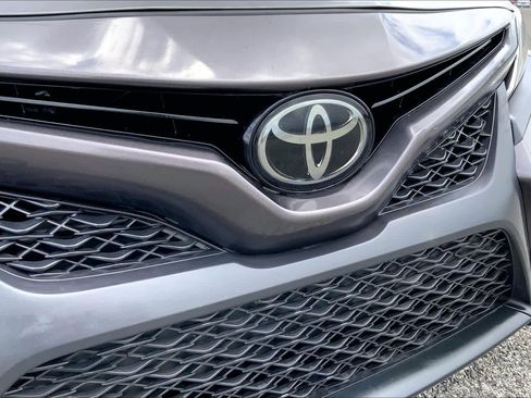 Used 2019 Toyota Camry SE image 29