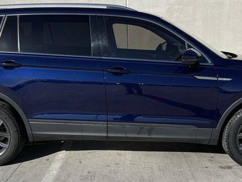 Used 2023 Volkswagen Tiguan SE image 3