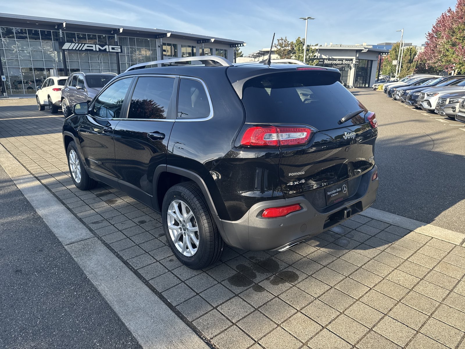 Used 2017 Jeep Cherokee Latitude w/ Comfort/Convenience Group AWD/4WD image 7