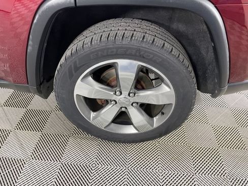 Used 2016 Jeep Grand Cherokee Limited AWD/4WD image 23
