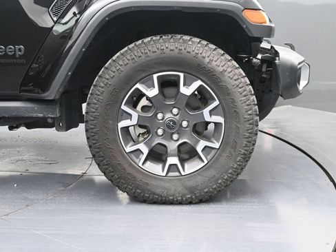 Used 2024 Jeep Gladiator Sport w/ Premium Package AWD/4WD image 36