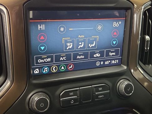 Used 2021 Chevrolet Silverado 1500 High Country w/ Technology Package image 23