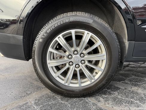 Used 2018 Cadillac XT5 Luxury image 9