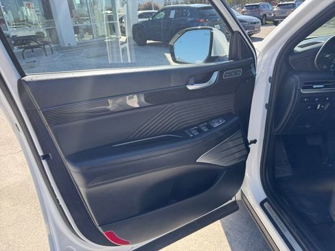 Used 2024 Hyundai Palisade Calligraphy image 11