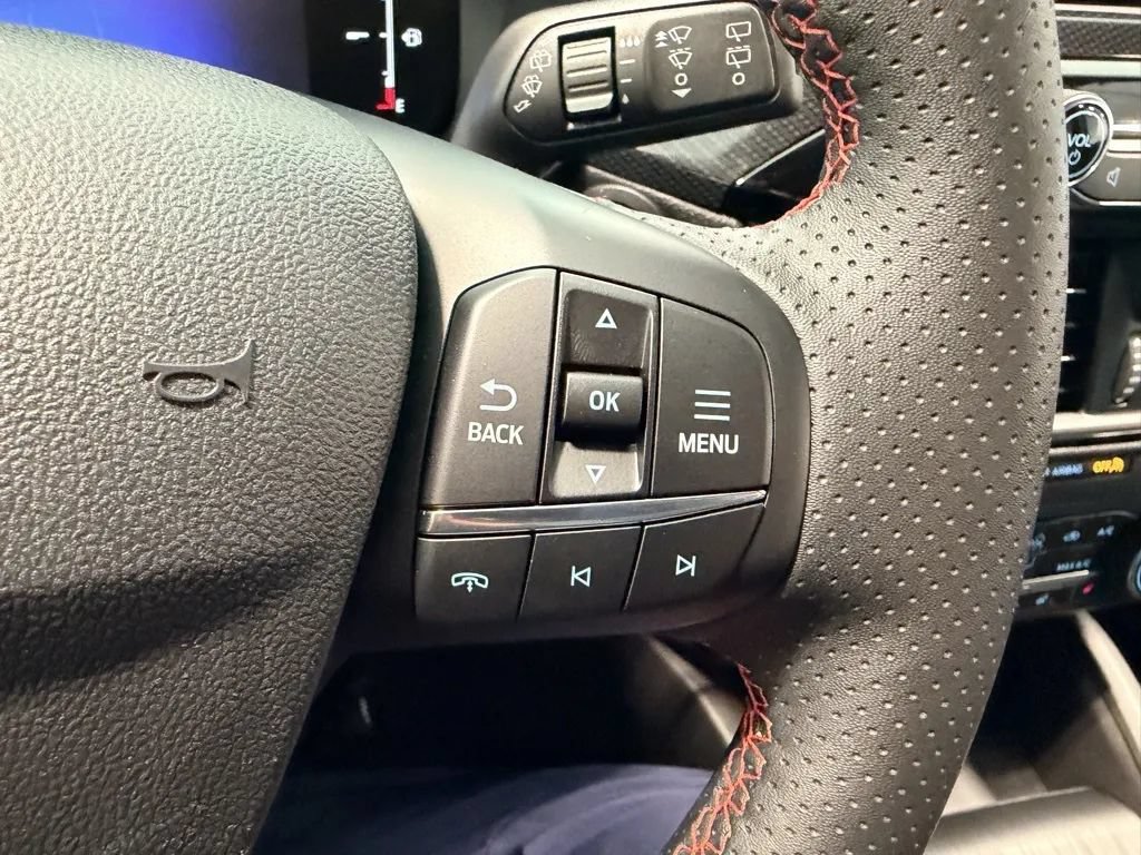 Used 2025 Ford Escape ST-Line Select AWD/4WD image 15