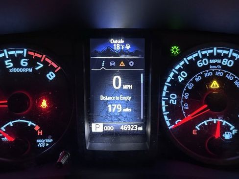 Used 2021 Toyota Tacoma SR image 13