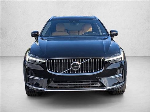 Used 2022 Volvo XC60 B6 Inscription w/ Climate Package AWD/4WD image 2