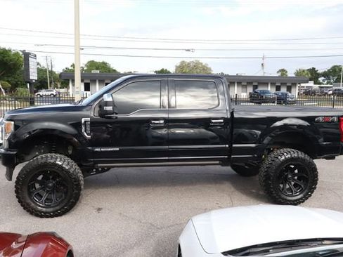 Used 2022 Ford F250 Platinum AWD/4WD image 2