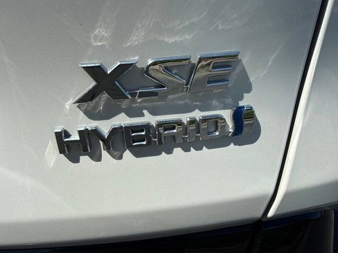 Used 2024 Toyota RAV4 XSE AWD/4WD image 5