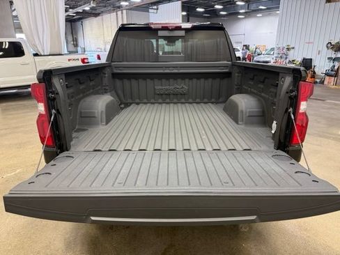 Used 2024 Chevrolet Silverado 1500 High Country w/ Technology Package AWD/4WD image 24