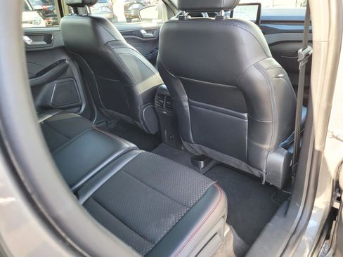 Used 2025 Ford Escape ST-Line image 17